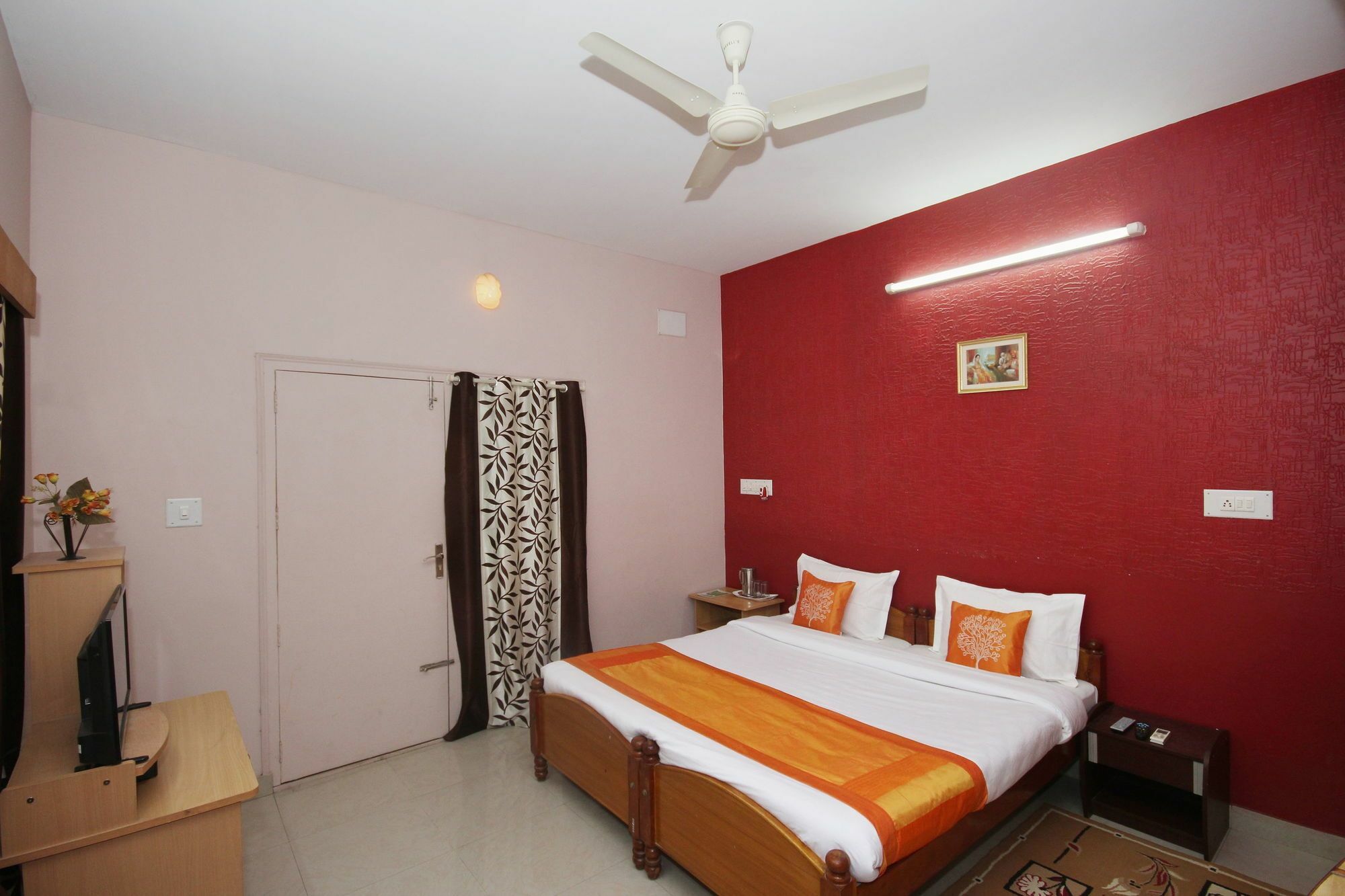 Itsy Shree Comforts Hotel