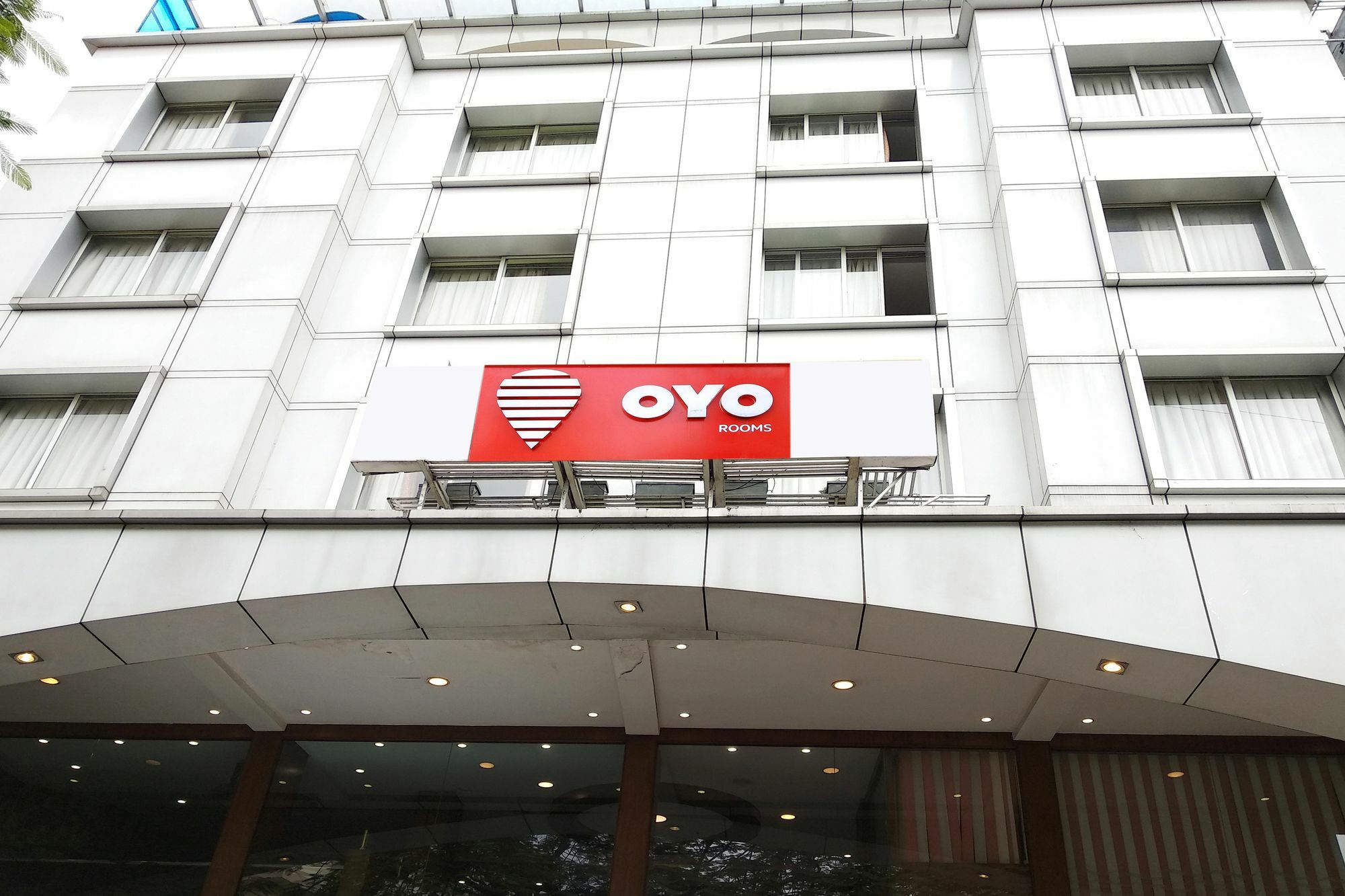 Oyo 9925 The Ocea International Bangalore