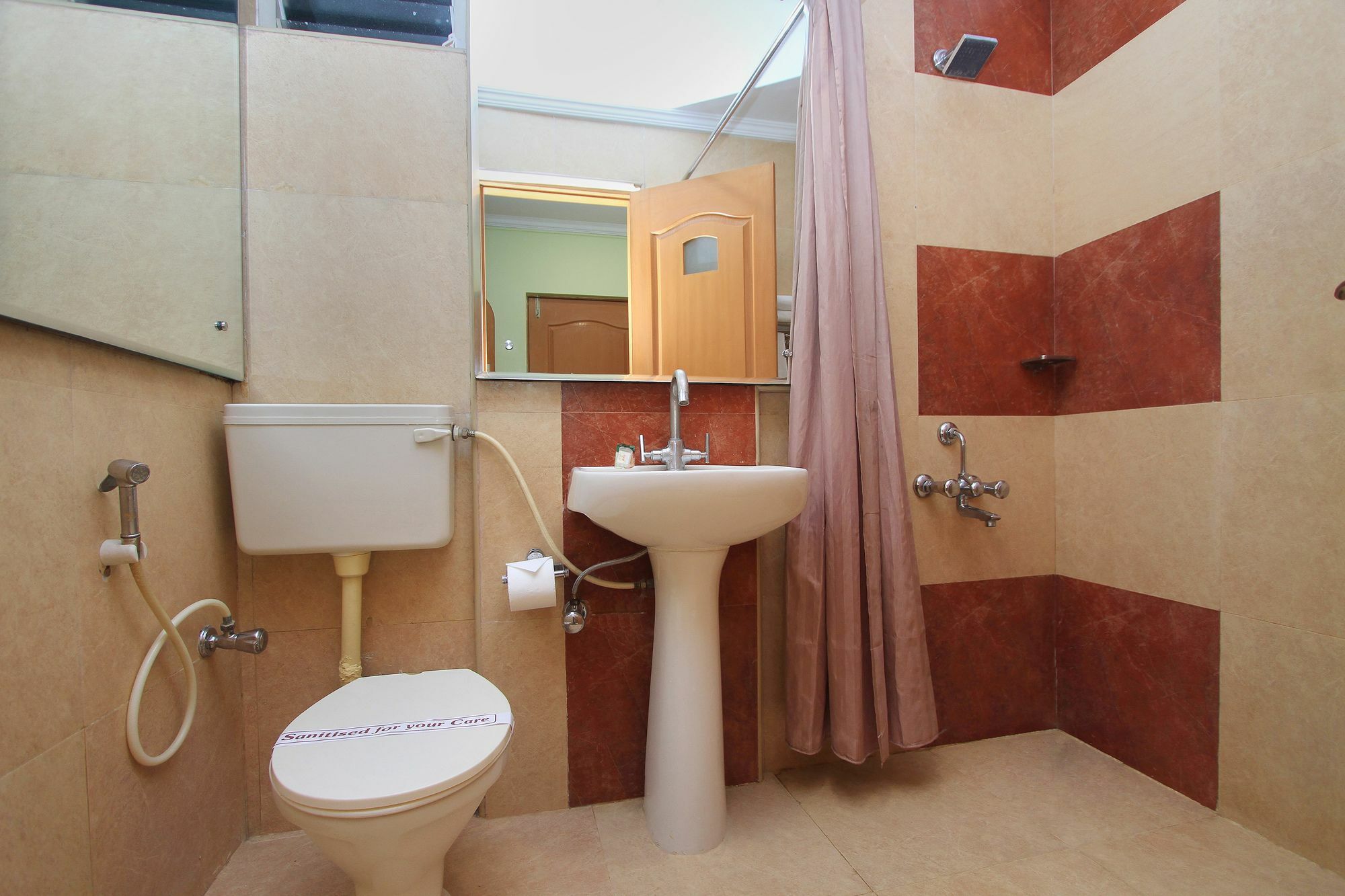 Oyo 9925 The Ocea International 3*
