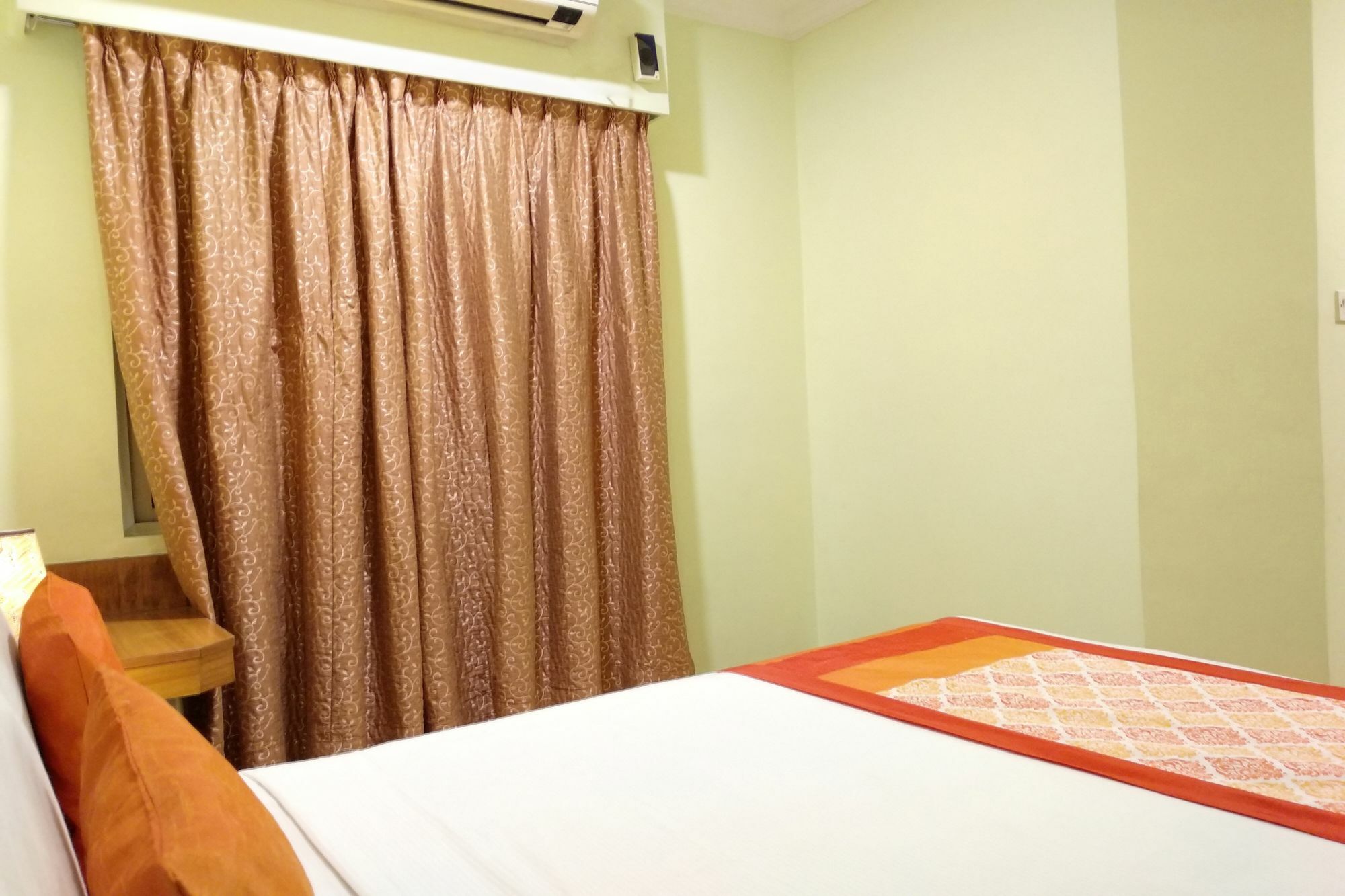 Oyo 9925 The Ocea International Hotel Bangalore