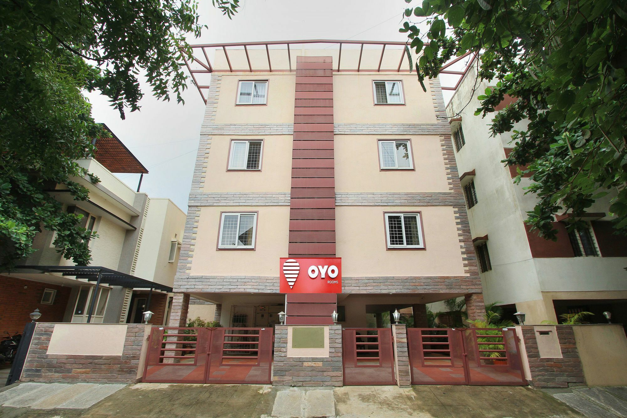 Oyo 9768 Gokul Harmony Hotel 3*