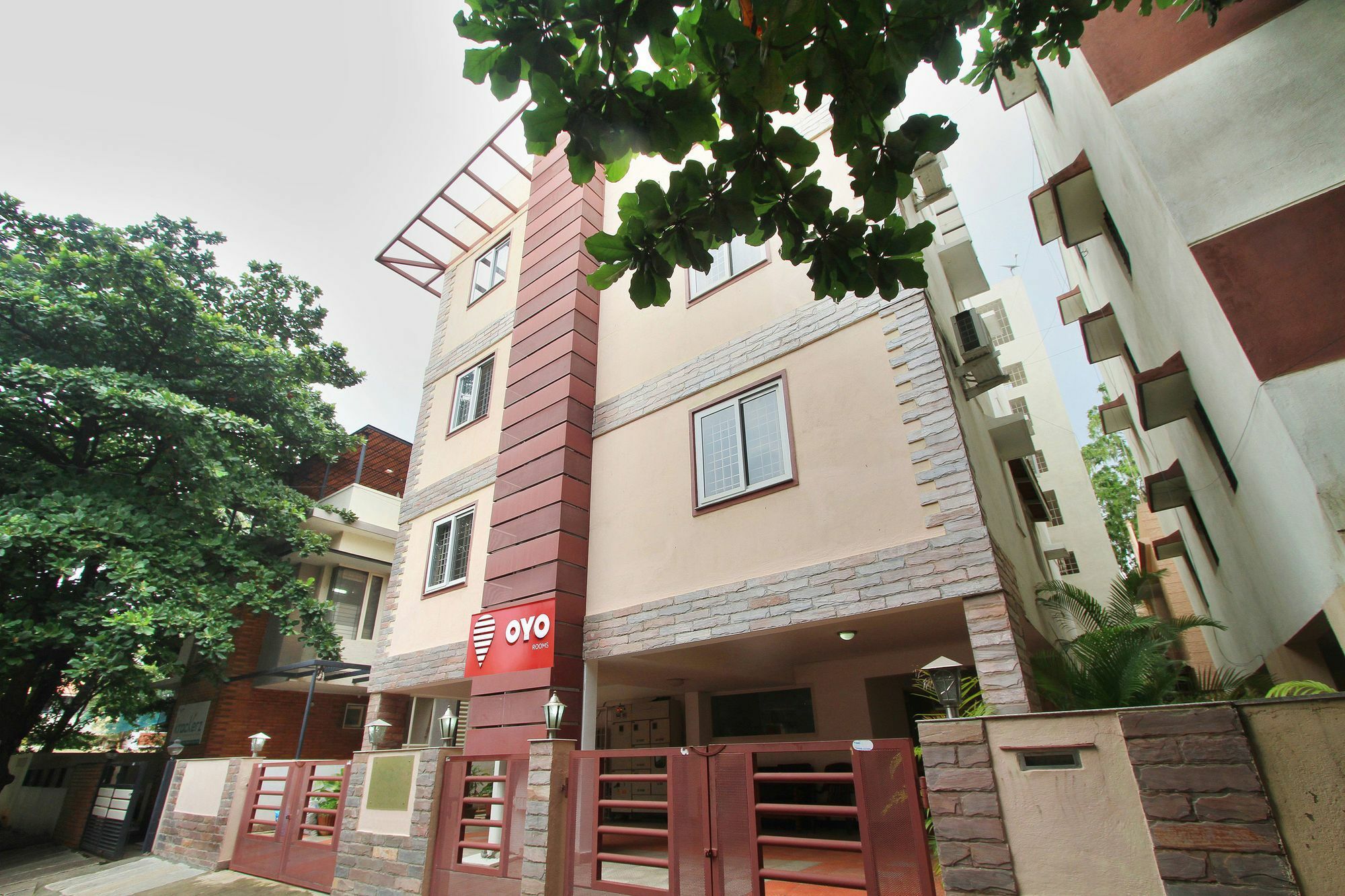 Hotel Oyo 9768 Gokul Harmony
