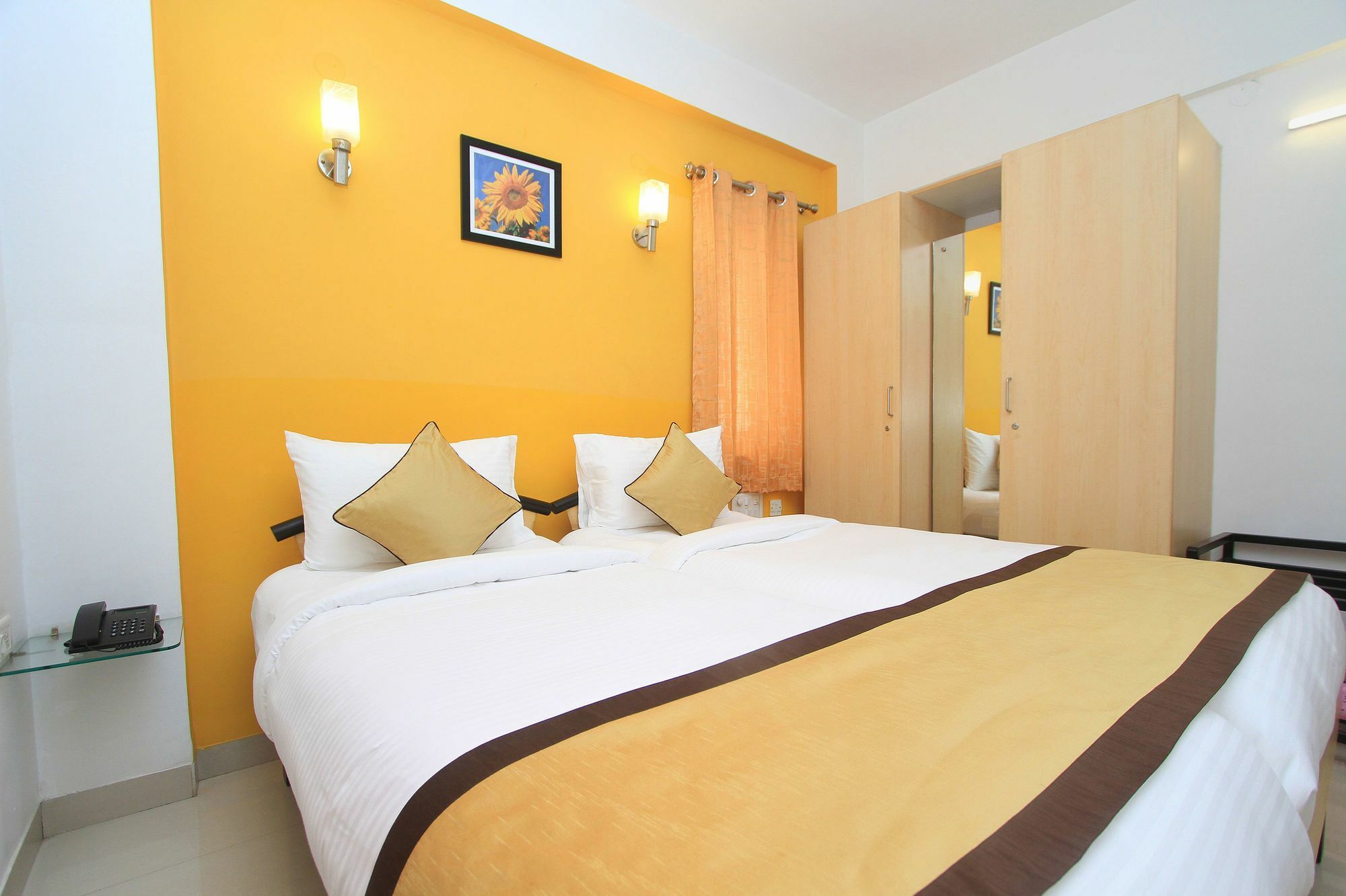 Hotel Oyo 9768 Gokul Harmony 3*