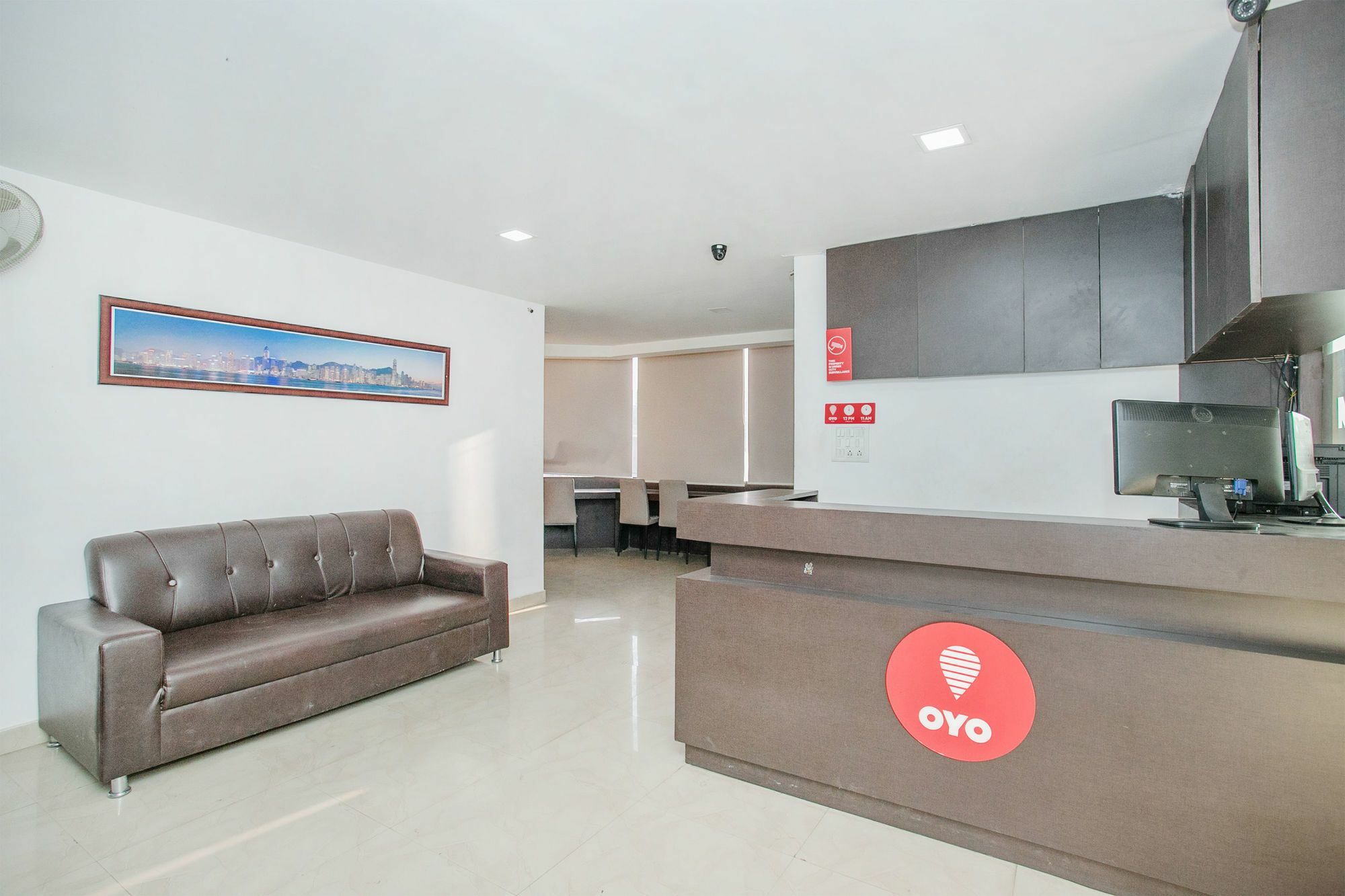 Oyo 4290 Silicon Suits Apartment