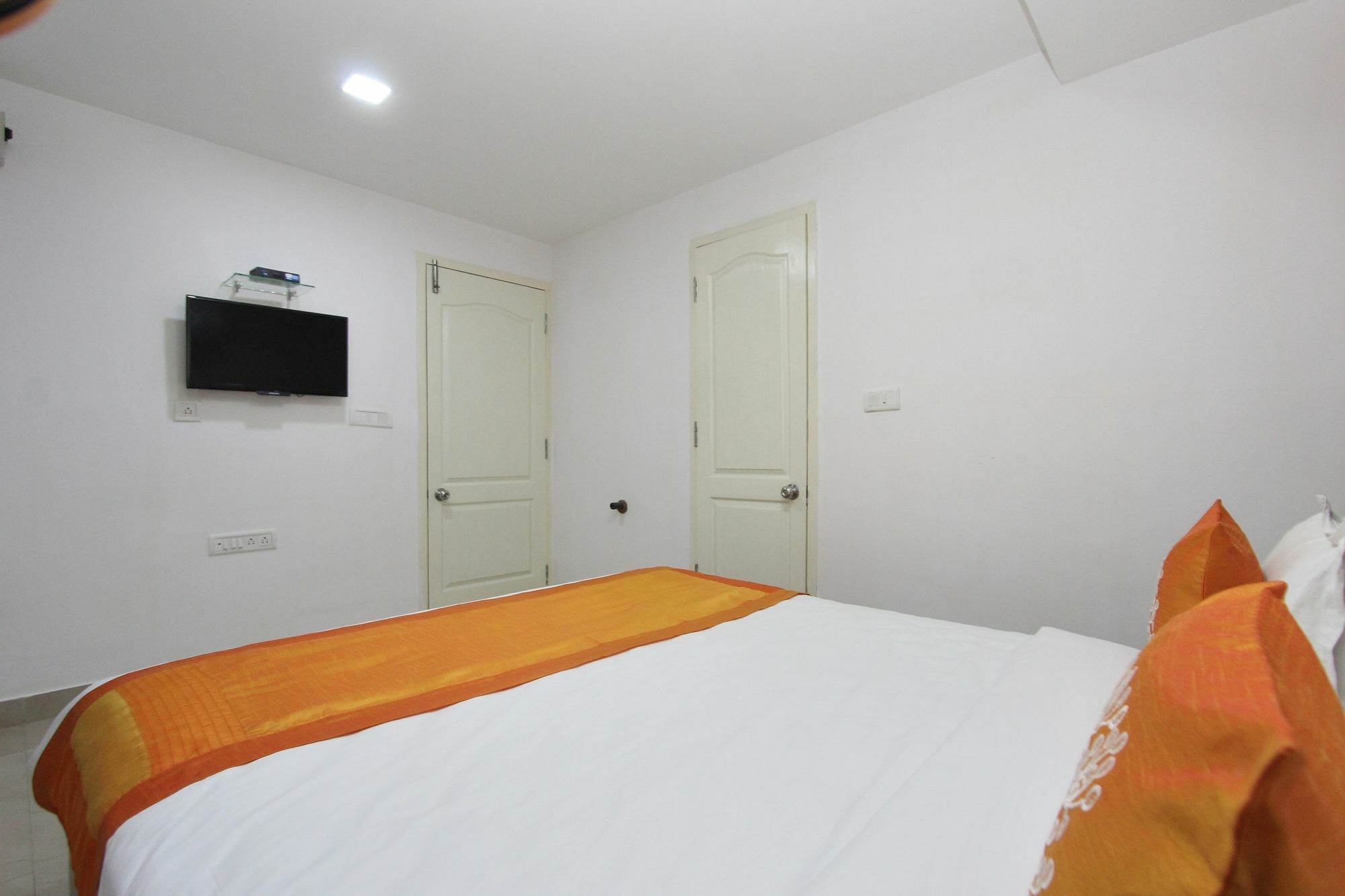 Apartment Oyo 4290 Silicon Suits