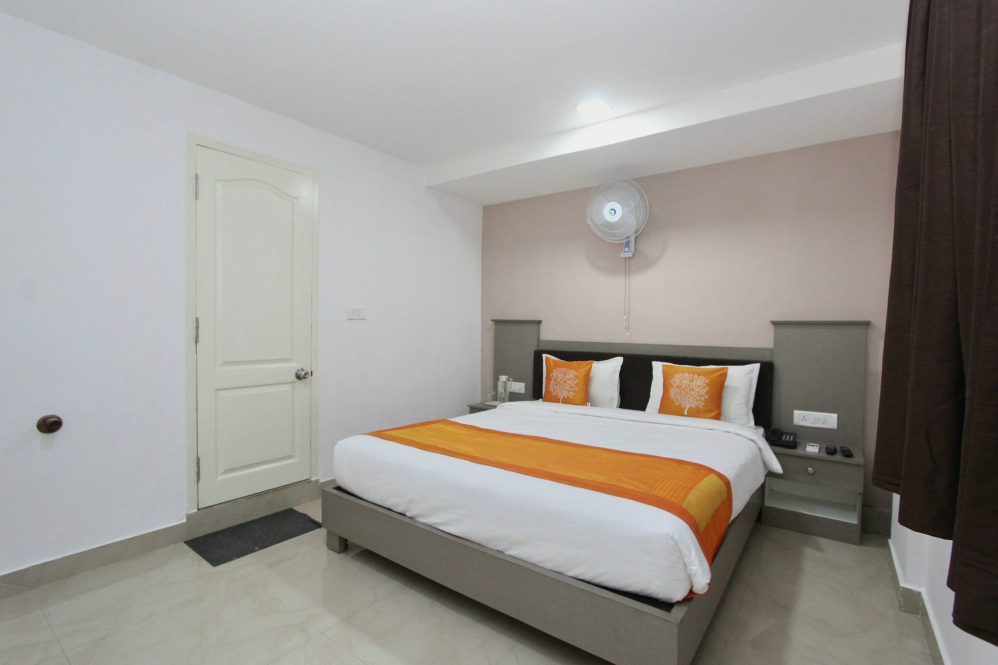 Oyo 4290 Silicon Suits Apartment