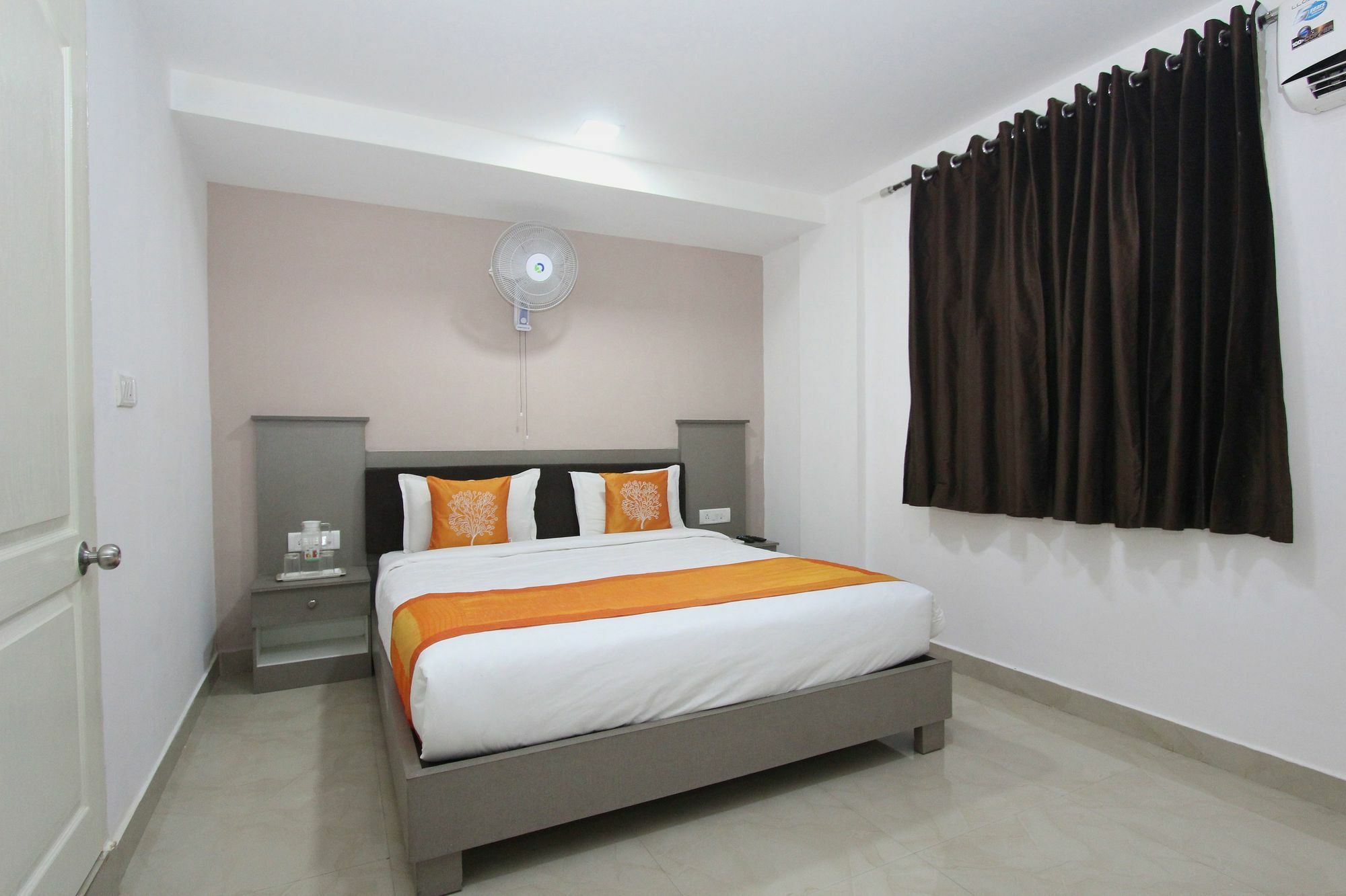 Oyo 4290 Silicon Suits * Bangalore
