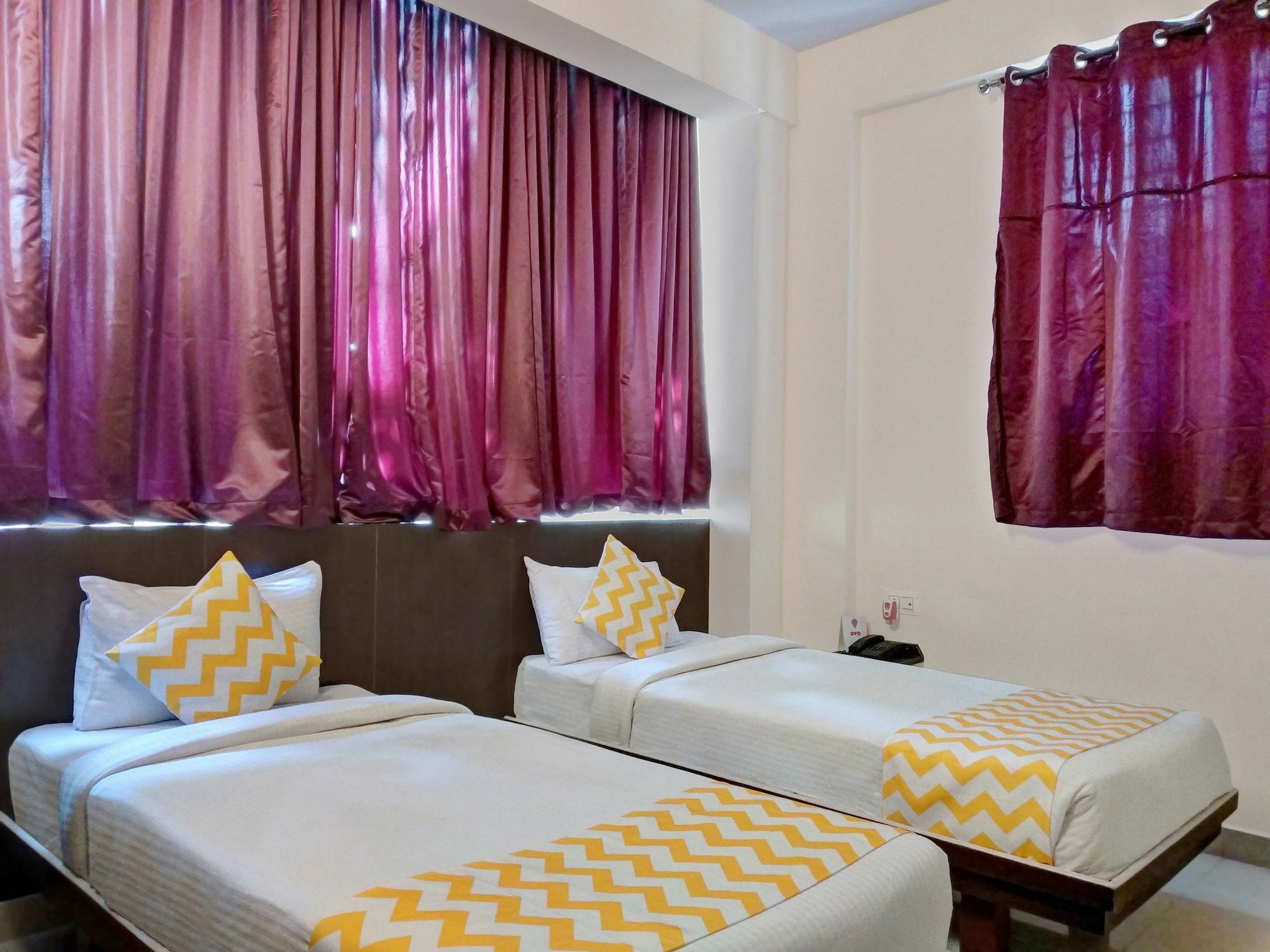 Hotel Oyo 10843 Rmv Savera 3*