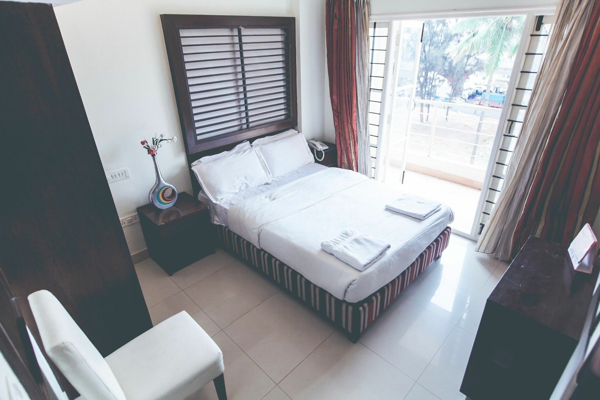 Guest house Royal Suites Hotel Apartments