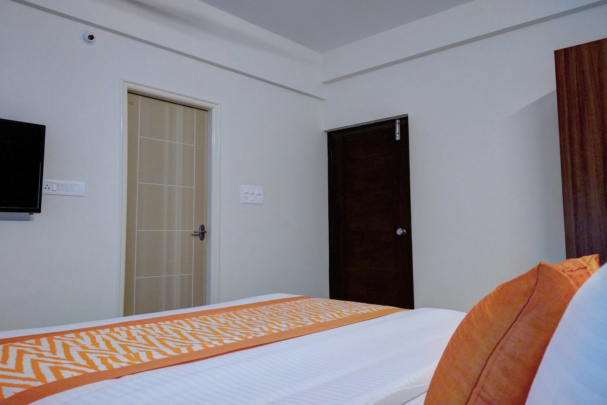 Hotel Treebo 12 Degrees West, 750 Mts From Embassy Golf Links Business Park Bangalore