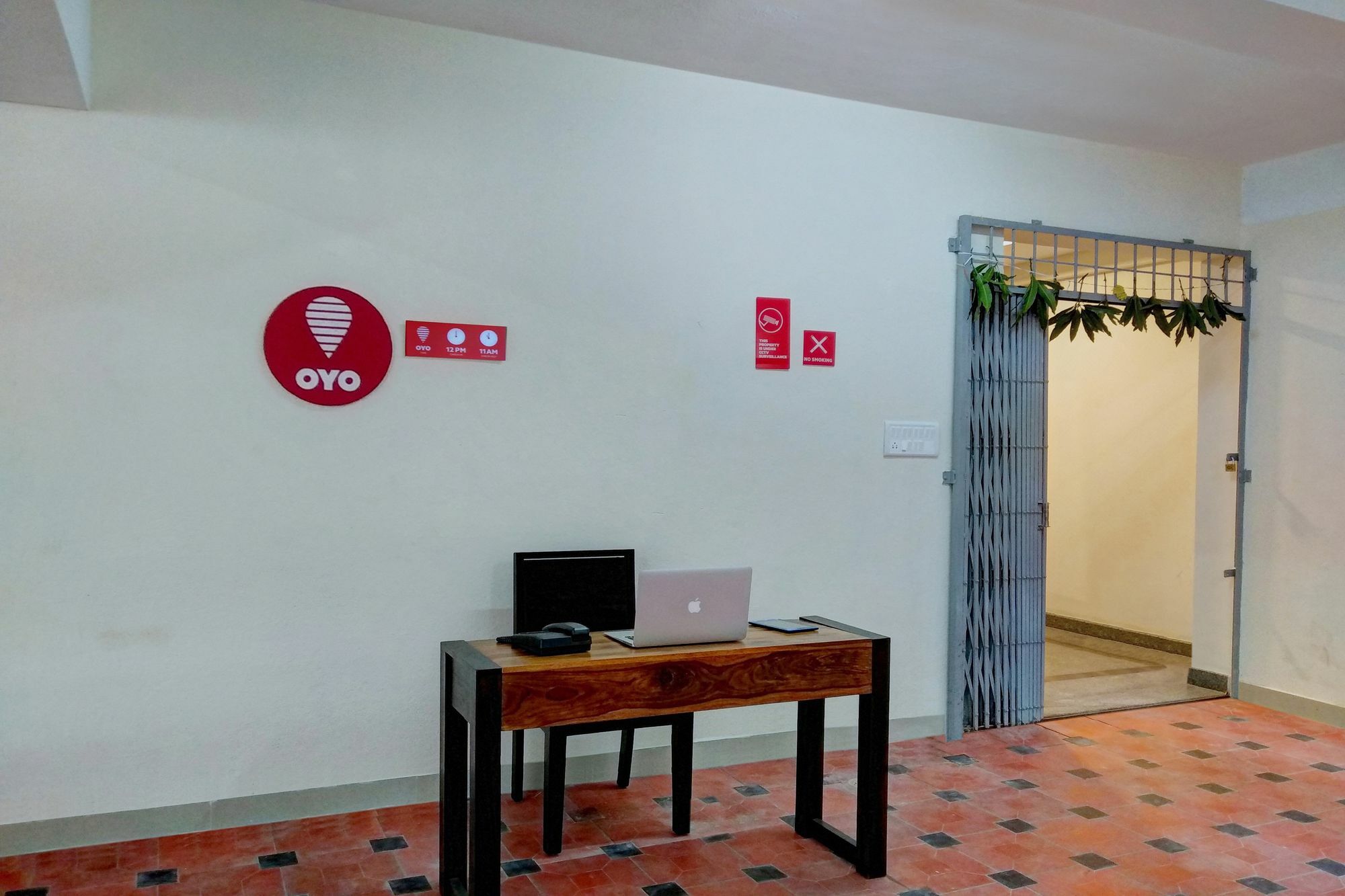 Treebo 12 Degrees West, 750 Mts From Embassy Golf Links Business Park