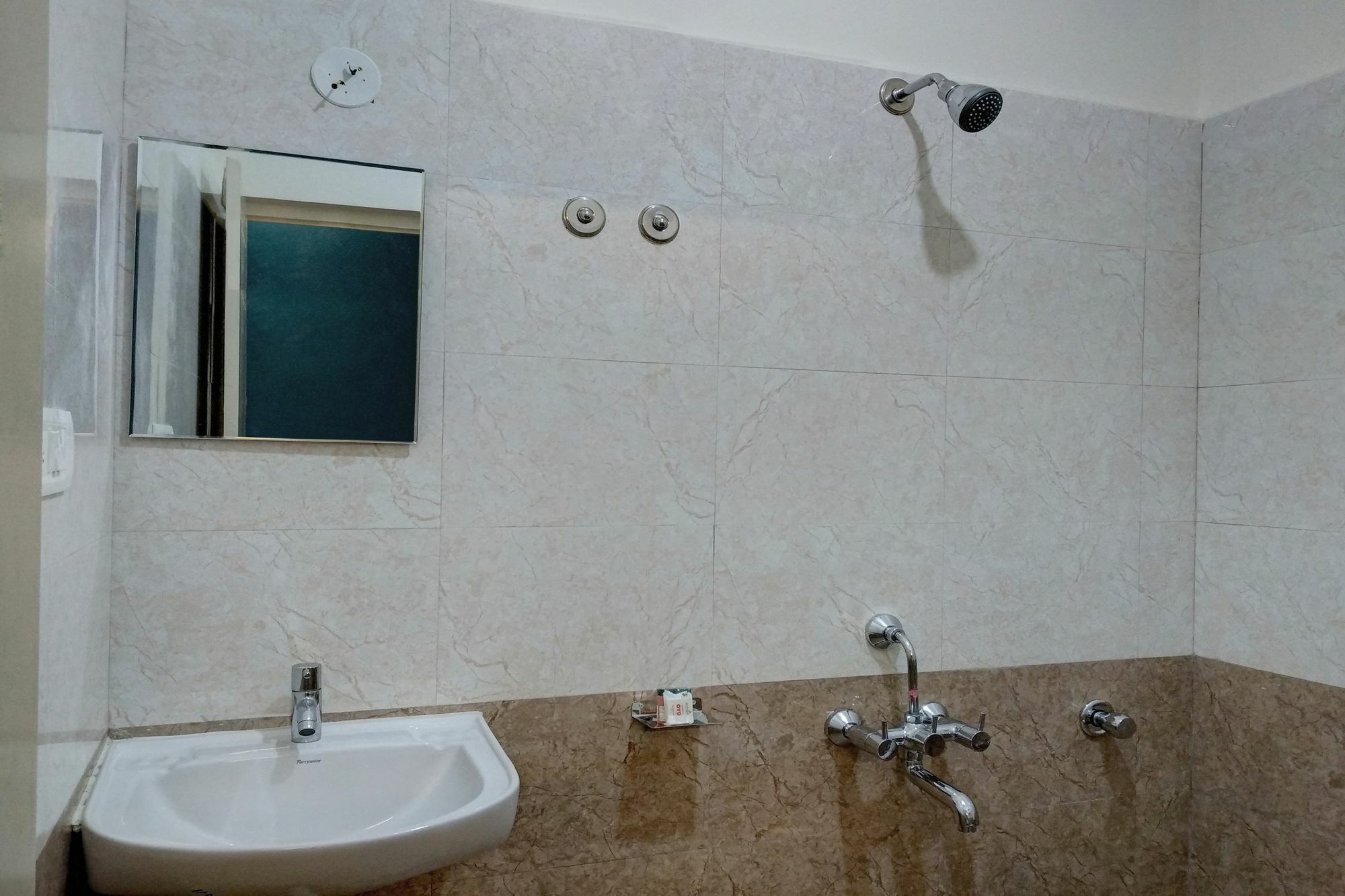 Treebo 12 Degrees West, 750 Mts From Embassy Golf Links Business Park Hotel