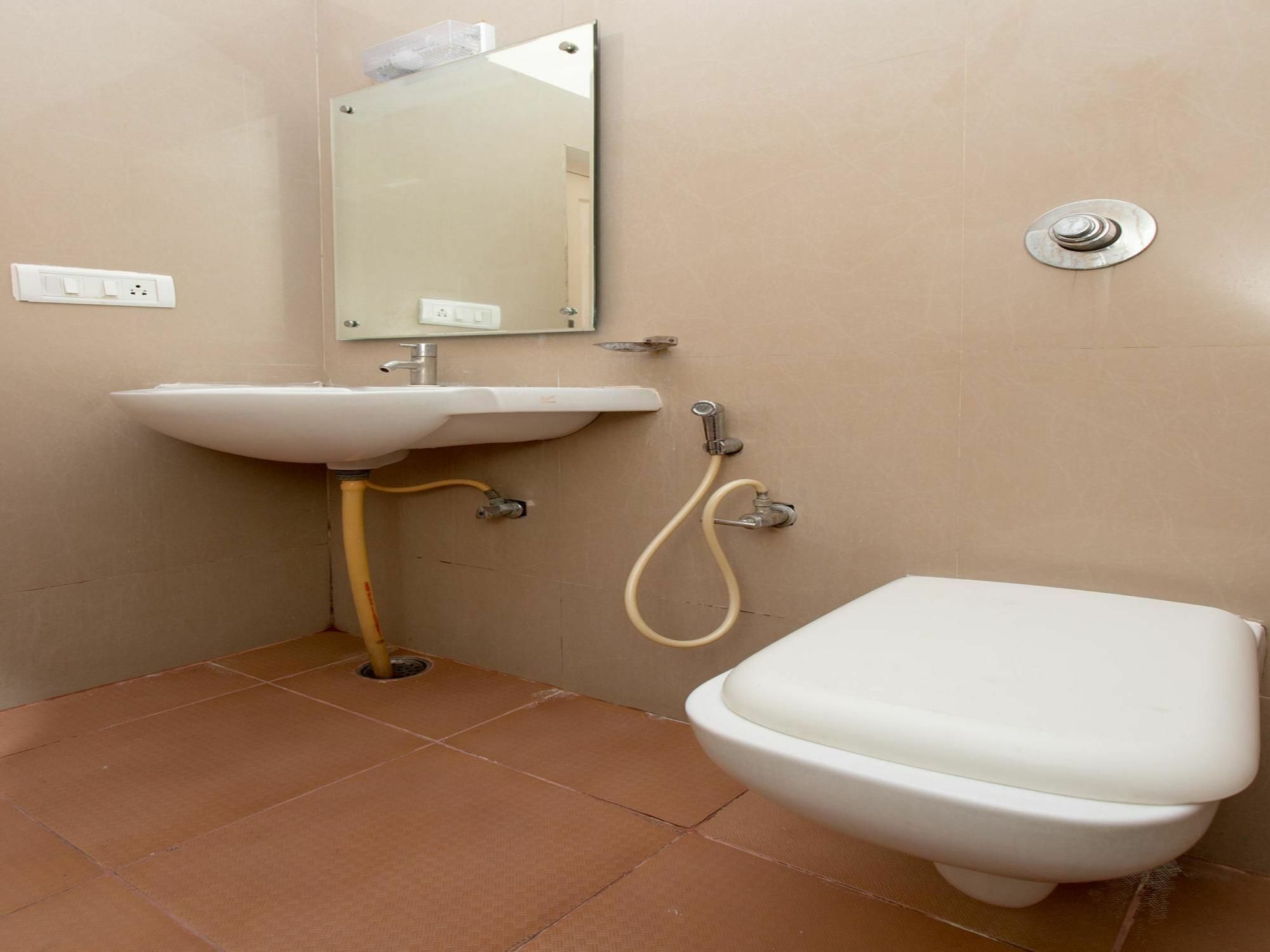 Hotel O Rajmahal Boarding & 3*