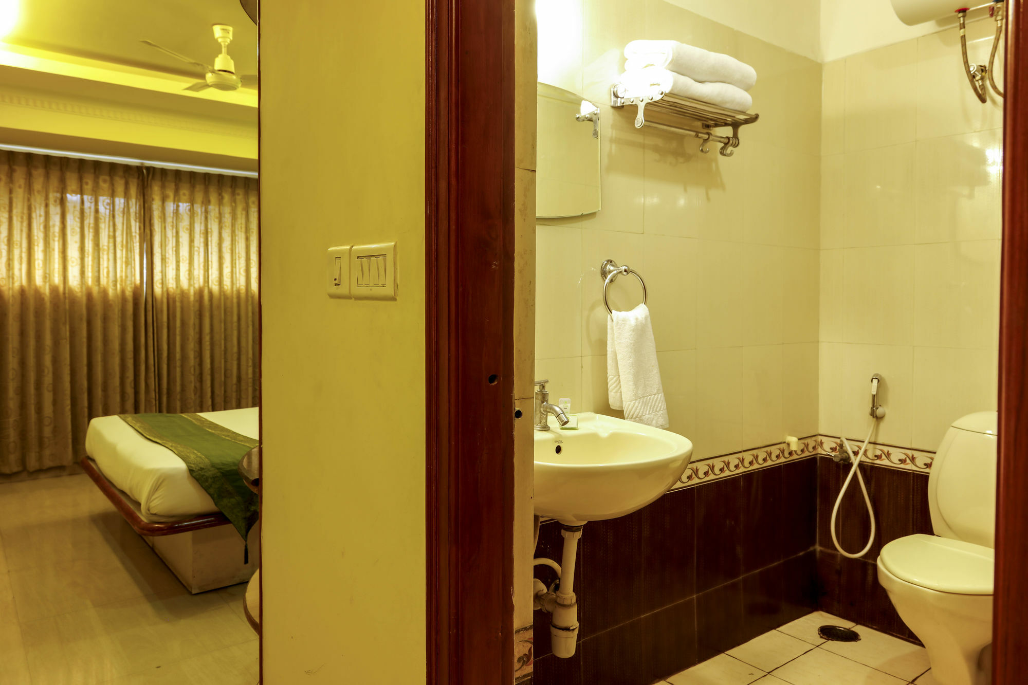 Treebo Trip Grand Regency Hotel