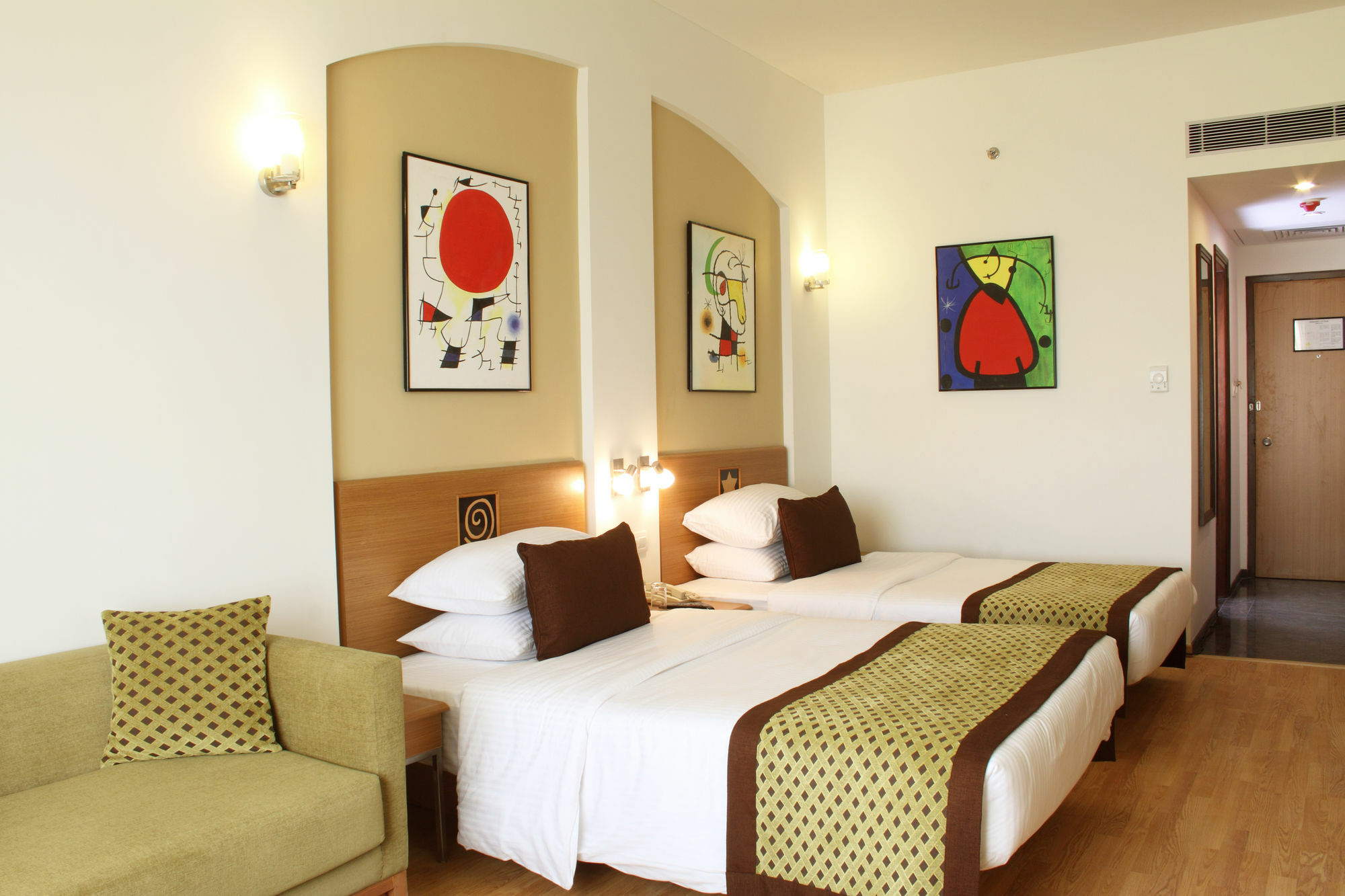 Lemon Tree Electronics Hotel Bangalore