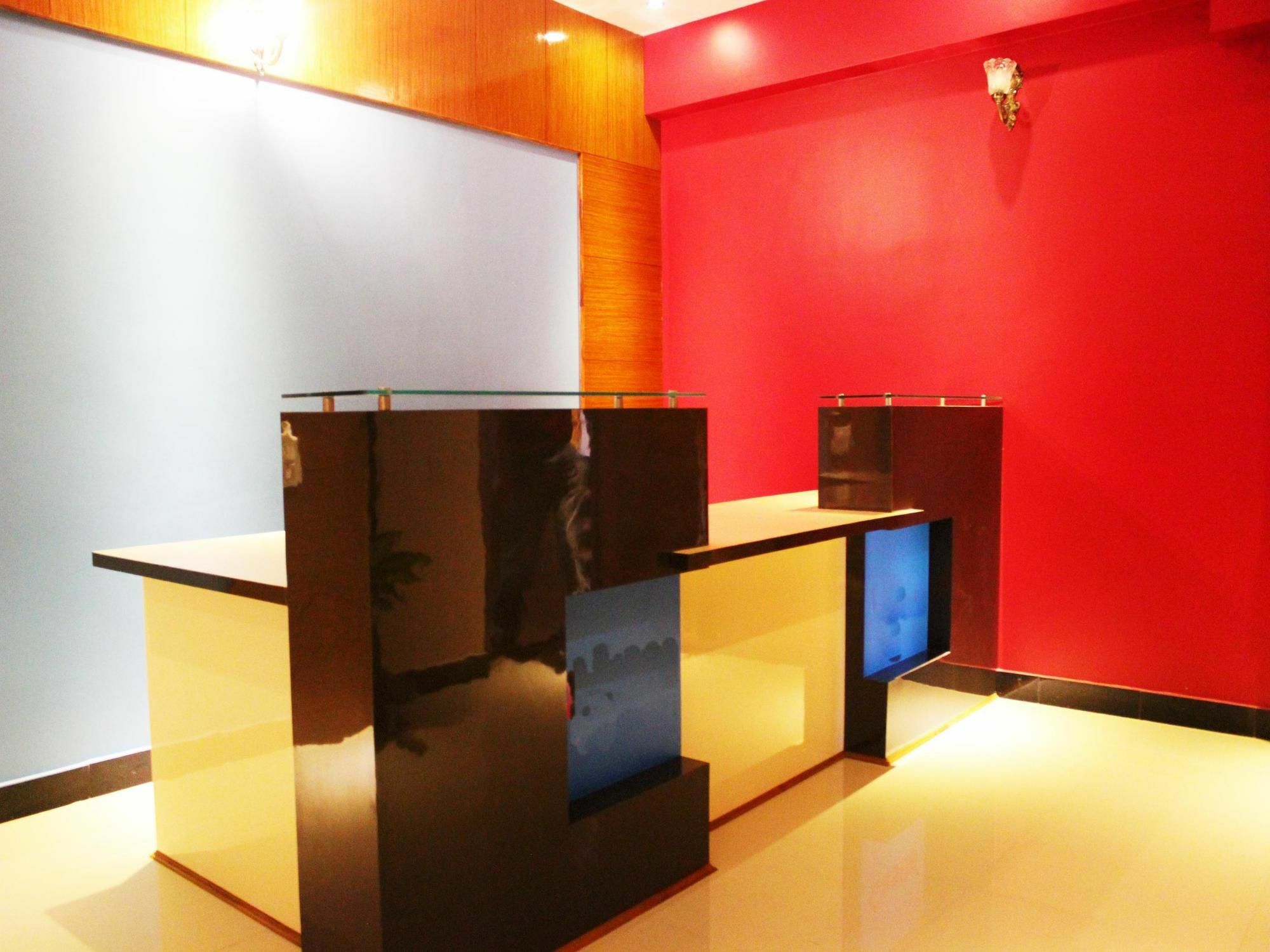 Oyo Apartments Mg Road Manipal Center Hotel