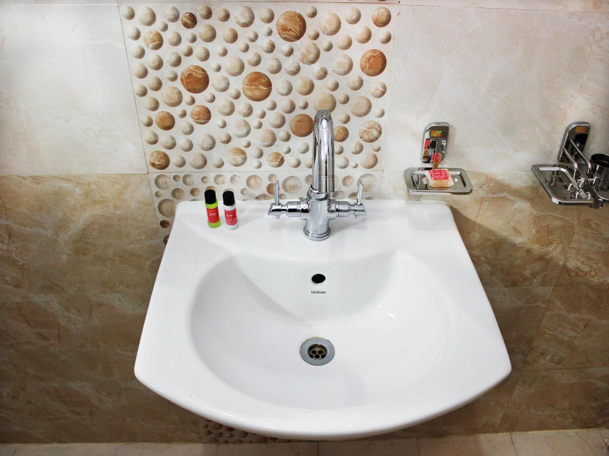 Oyo Apartments Mg Road Manipal Center