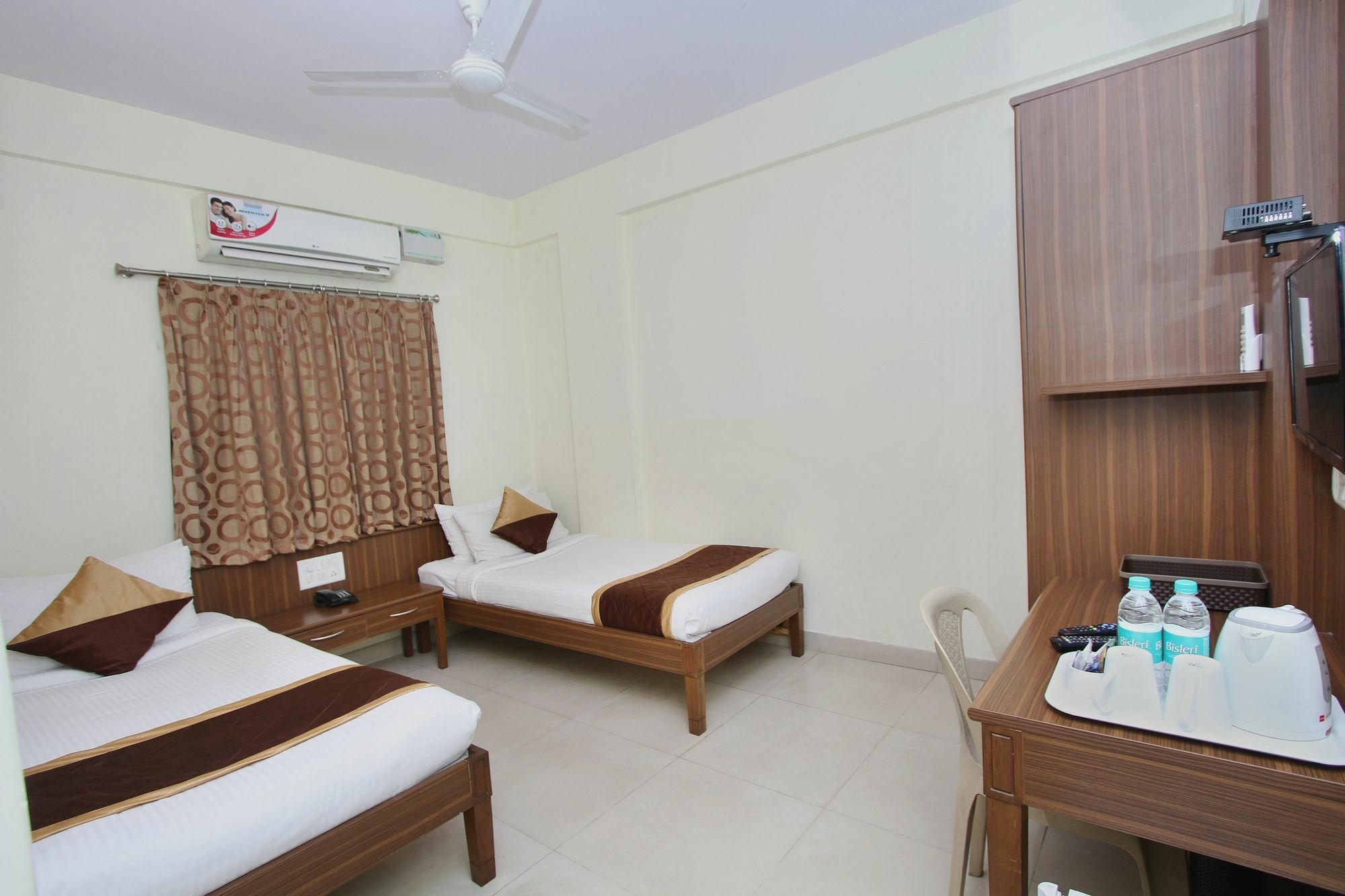 Hotel Oyo 7669 The Trinitywood 3*
