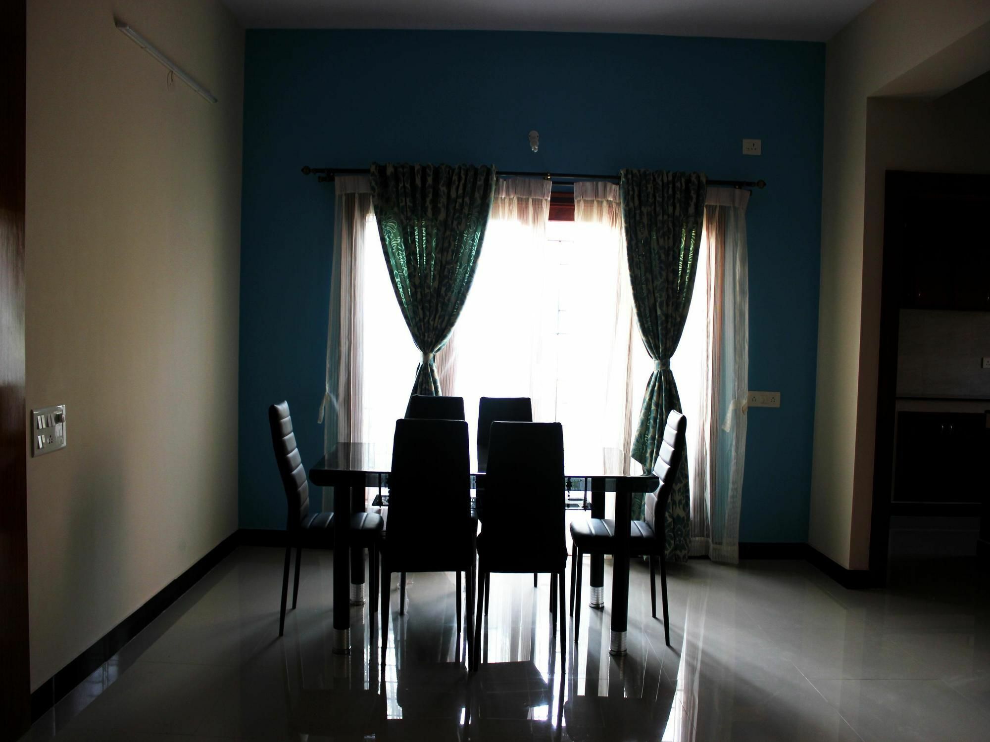 Hotel Oyo Apartments Mg Road Manipal Center 3*
