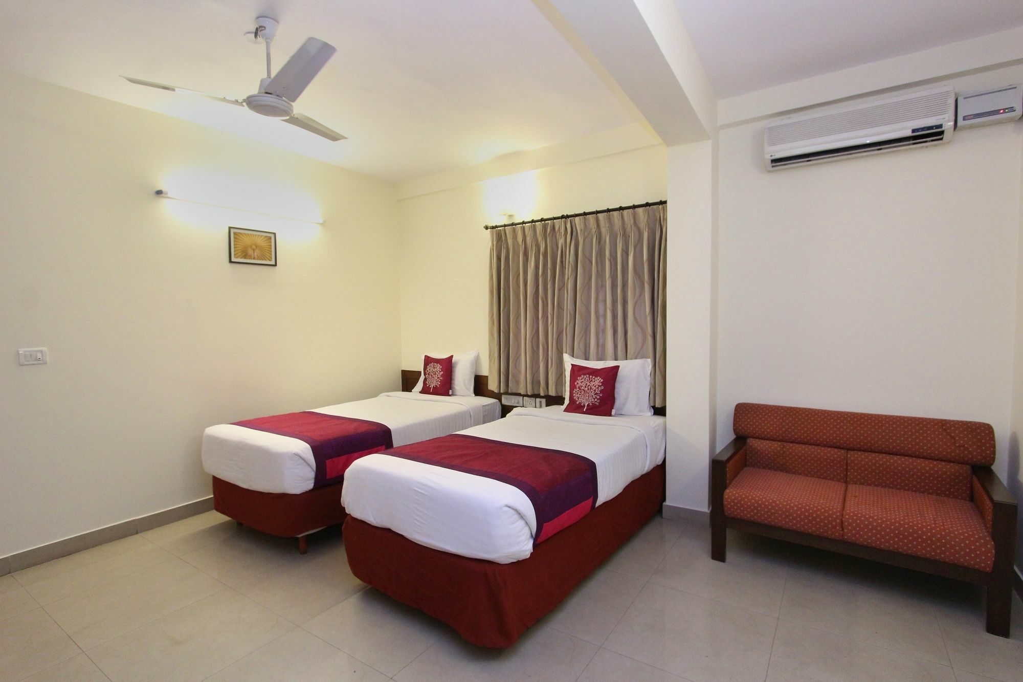 O Abhimaani Comforts 3*