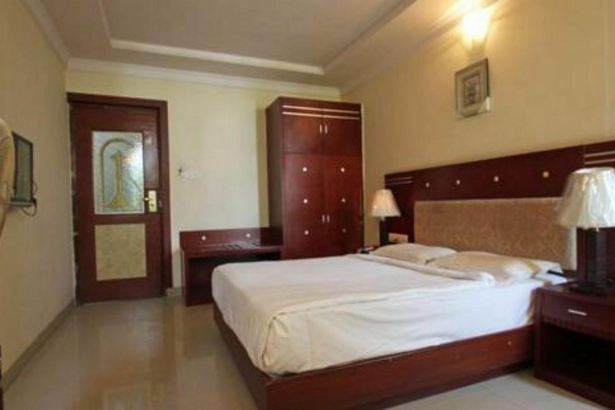 Fabhotel Barons Jayanagar Hotel Bangalore