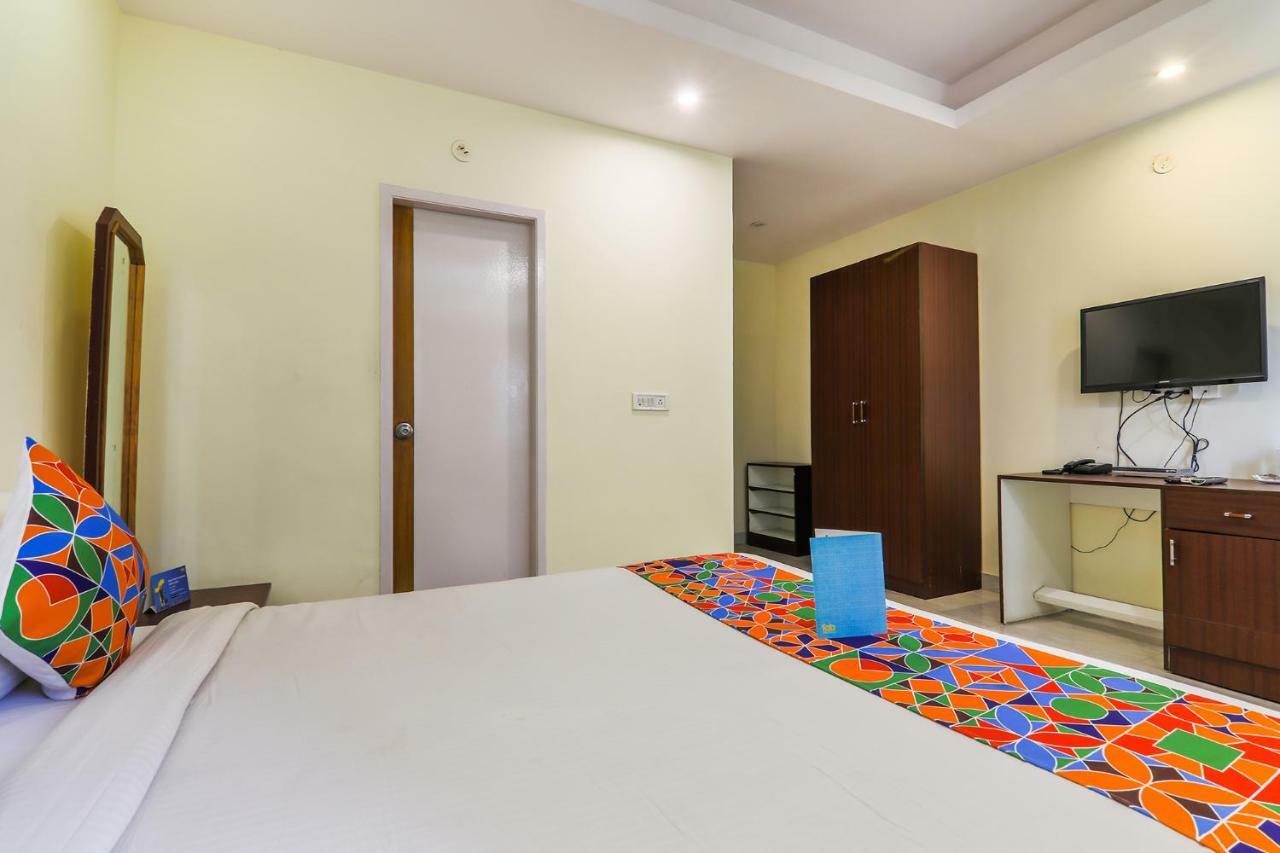 Oyo 10335 Platinum Hotel