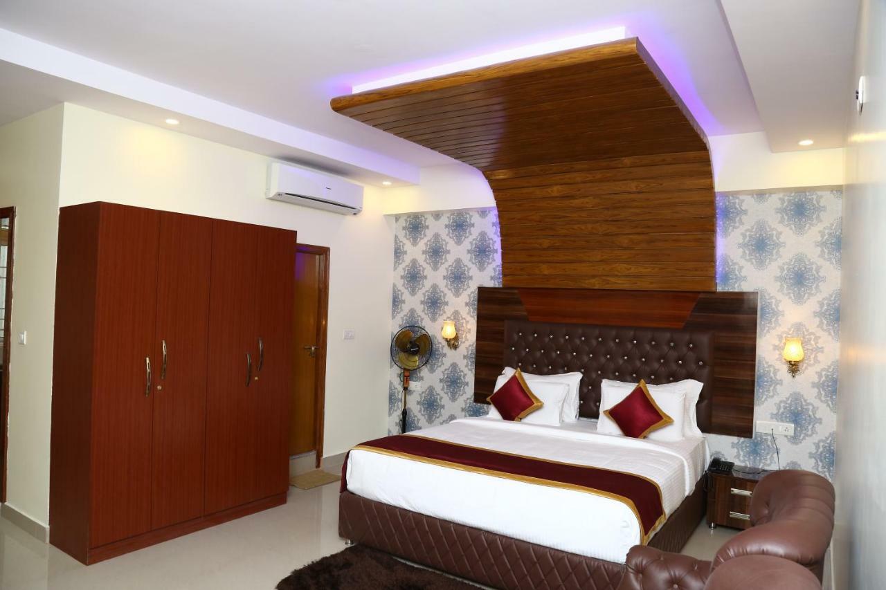 The Royal Hotel