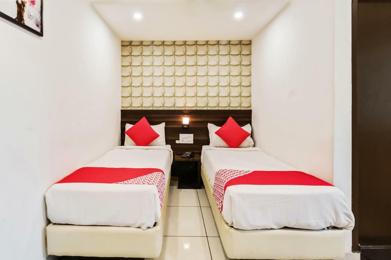Hotel Oyo 30525 Dwarka Grand