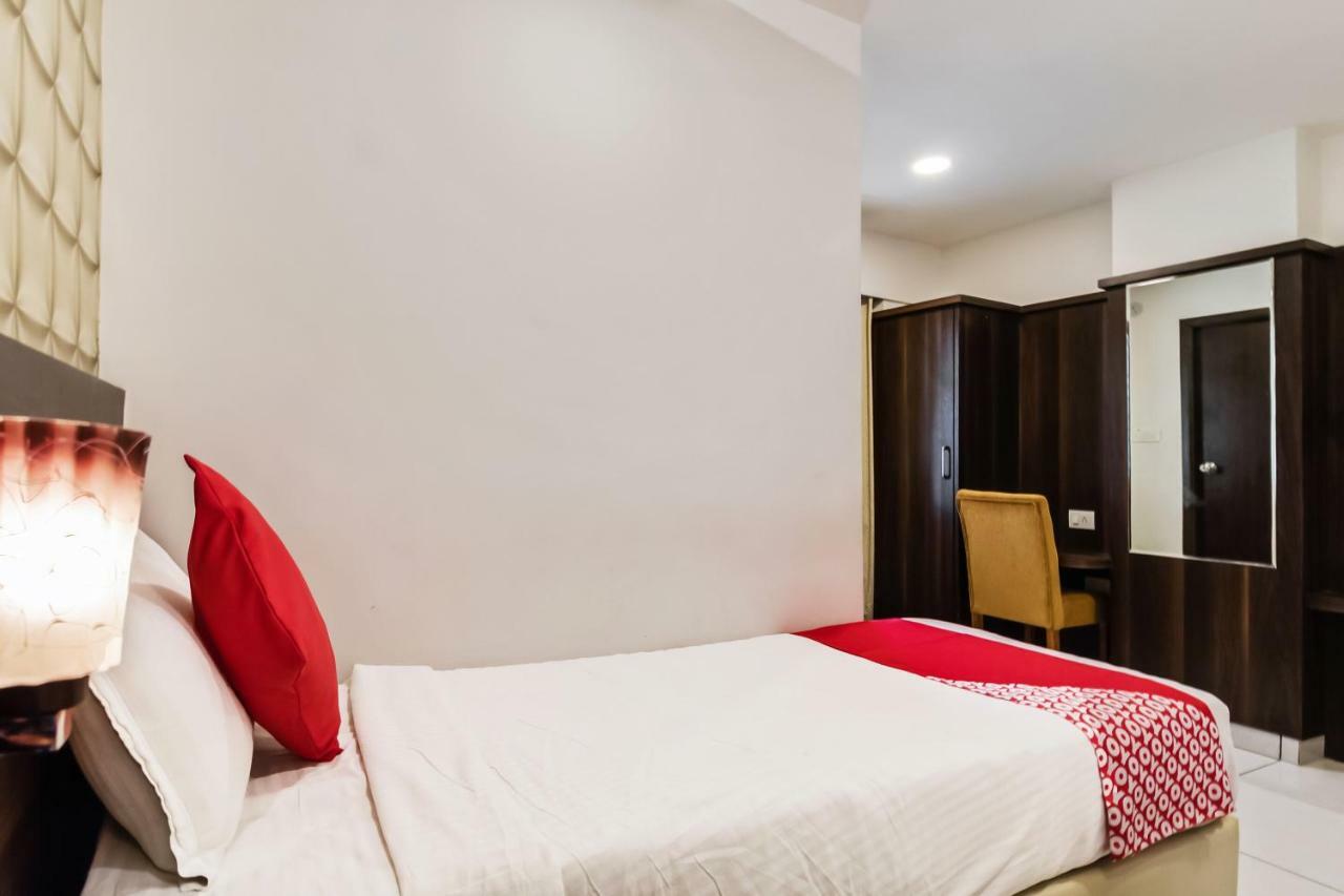 Hotel Oyo 30525 Dwarka Grand