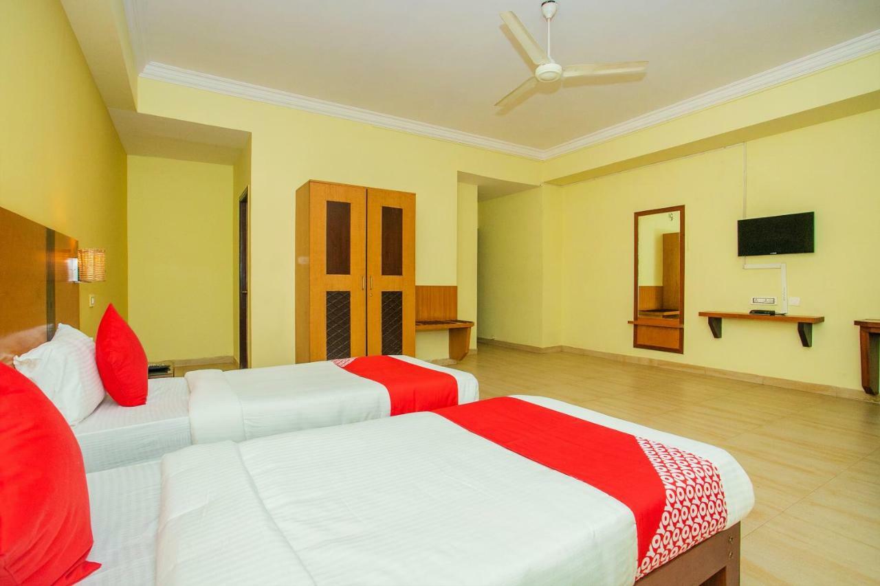 Oyo Flagship 15777 Janpath F St 3*