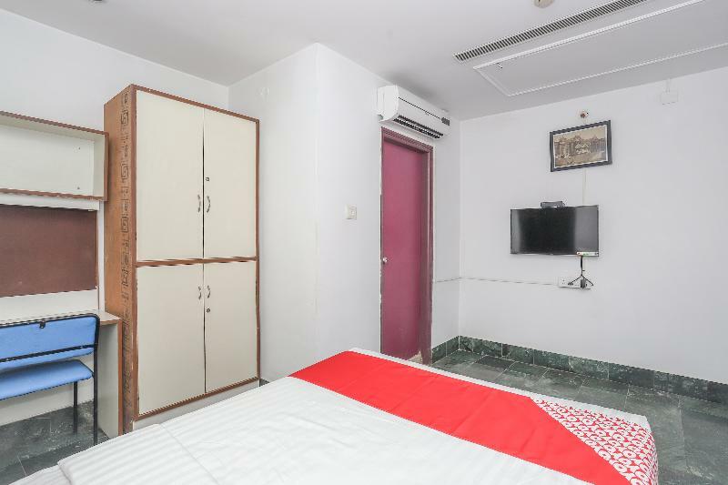 Oyo Townhall Hotel 3*