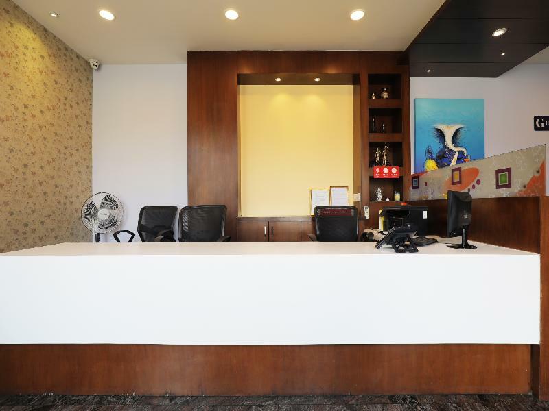 Capital O 28398 Mysore Gate Hotel