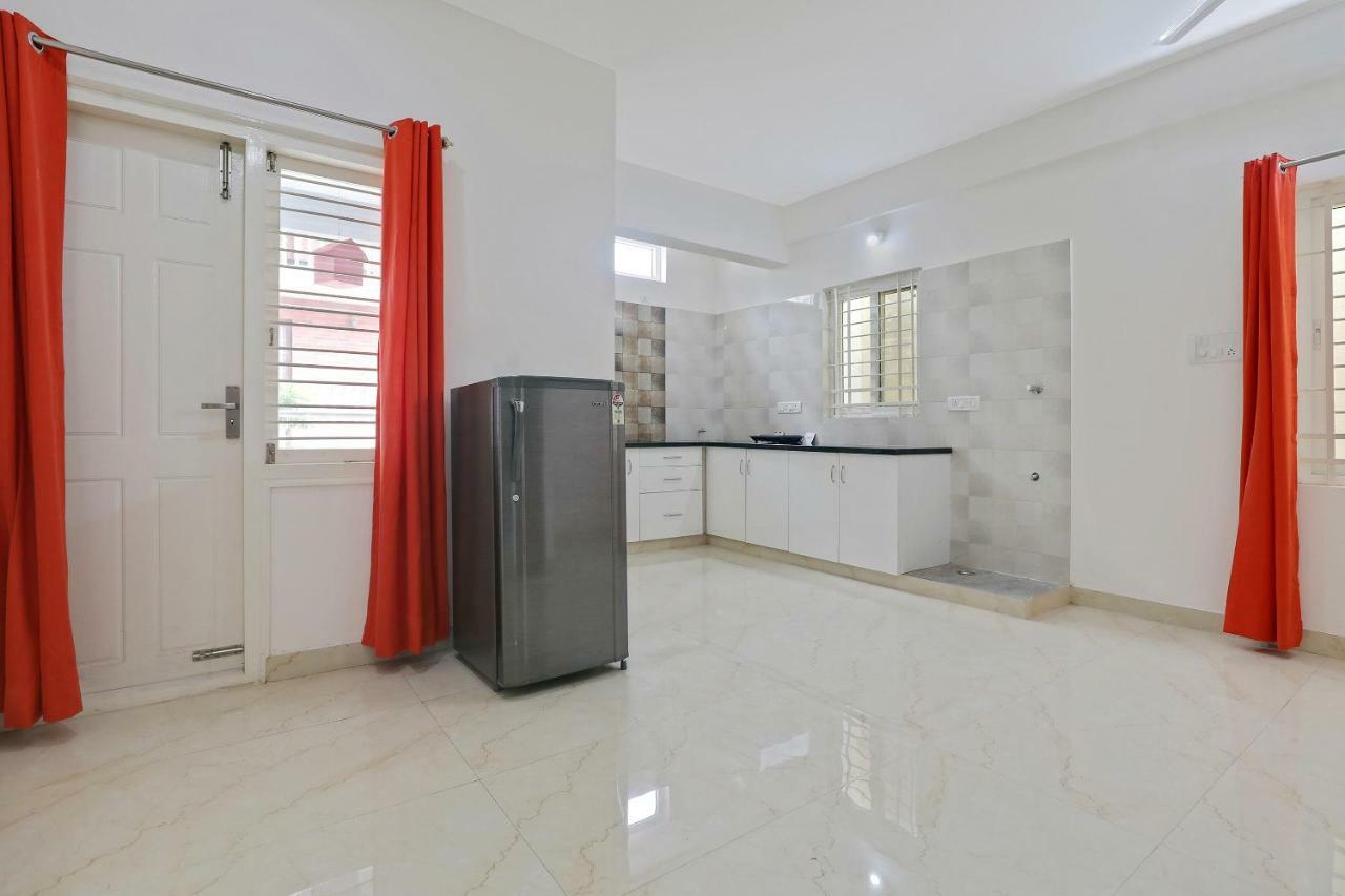 Guest house 1brelegant Abode Near Mantri Square Mall