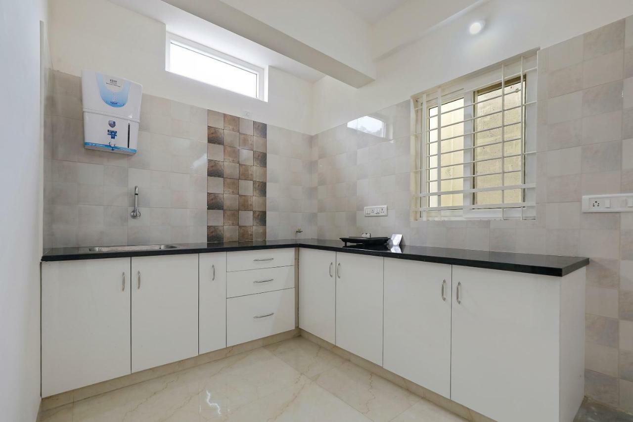 Guest house 1brelegant Abode Near Mantri Square Mall