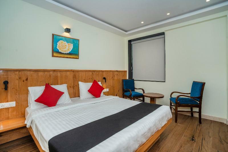 Super Townhouse Hsr Formerly La Prosperite Hotel 3*