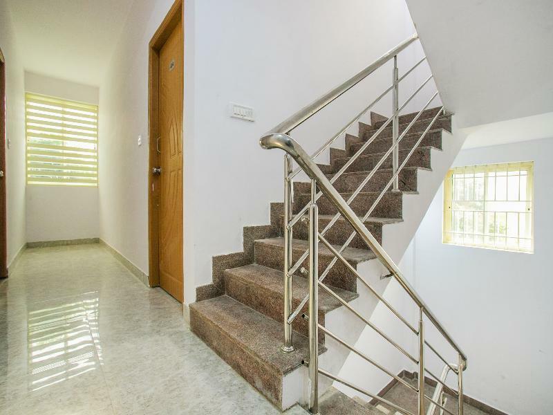 Super O Varcity Comforts Near Ragigudda Sri Prasanna Anjaneyaswamy Temple Hotel