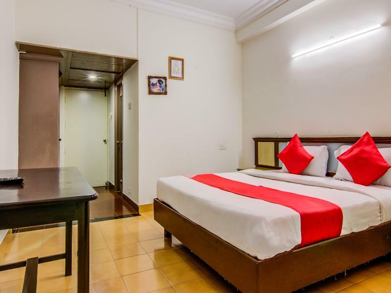 Hotel Golden Gates 3*