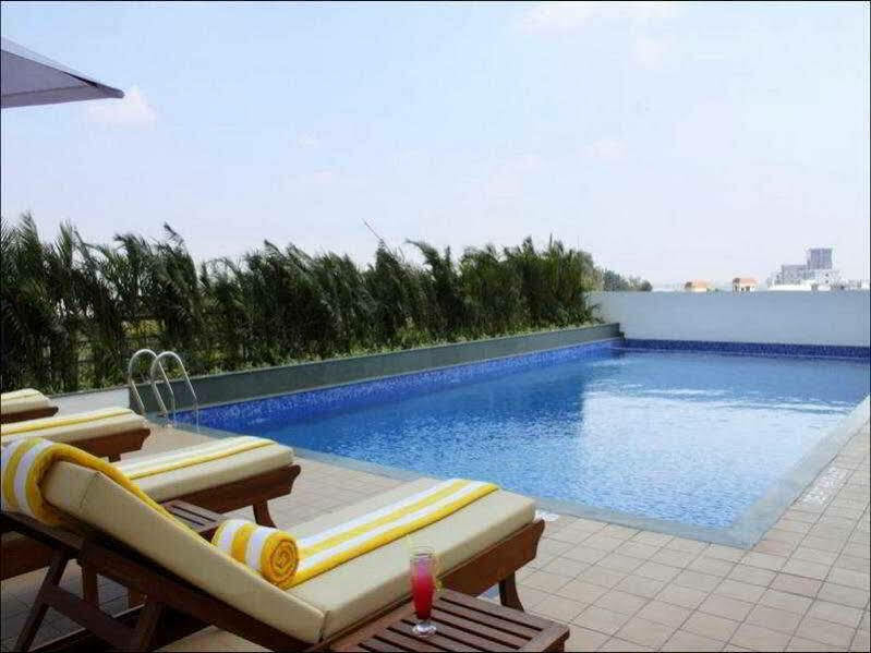 Lemon Tree Electronics Hotel Bangalore