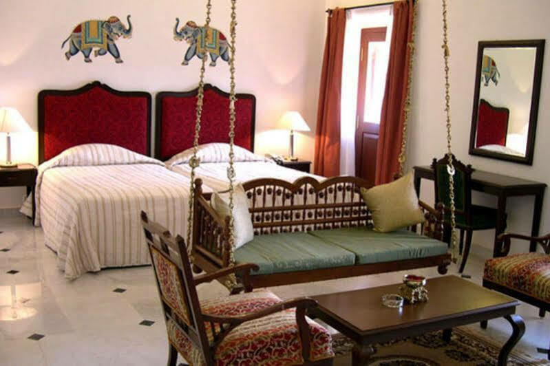 Hotel Jayamahal Palace