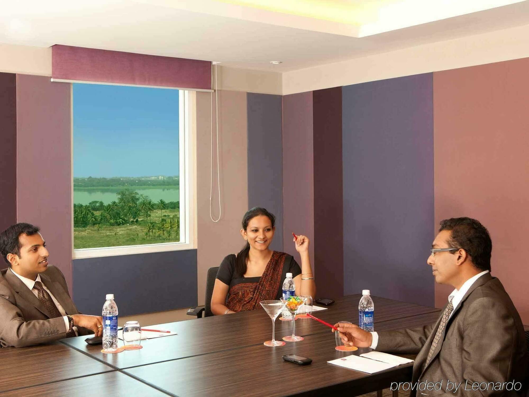 Hotel Ibis Outer Ring Road 4*