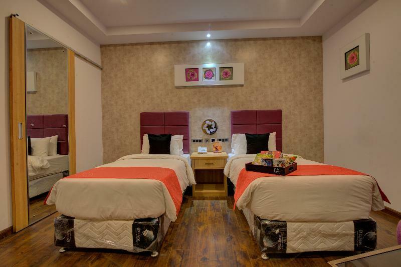 Hotel Collection O 30018 Ramee Electronic