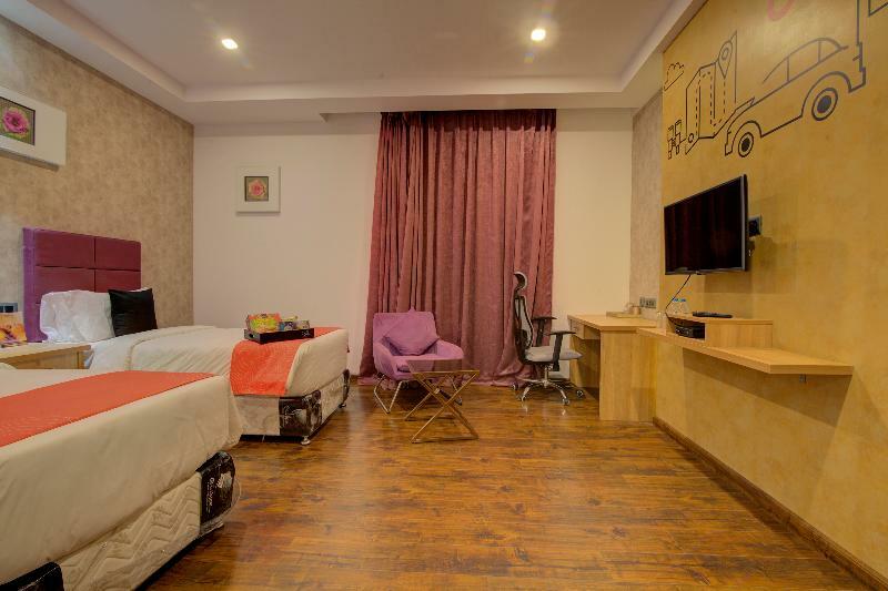 Collection O 30018 Ramee Electronic Hotel