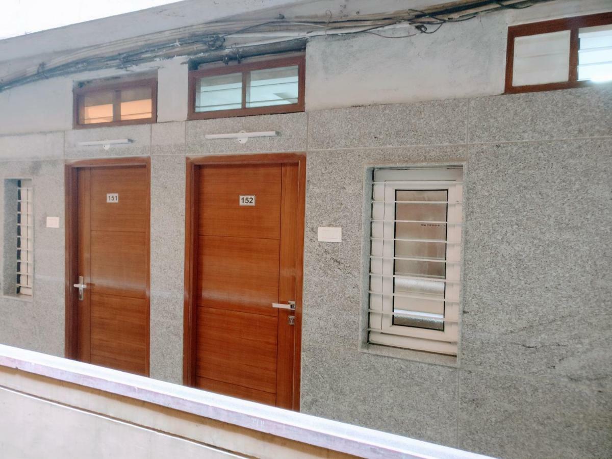 Economy hotel Sharada