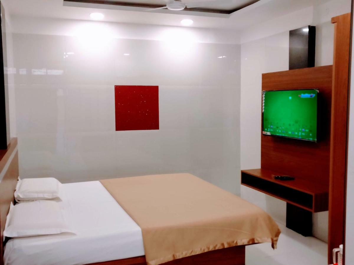 Economy hotel Sharada