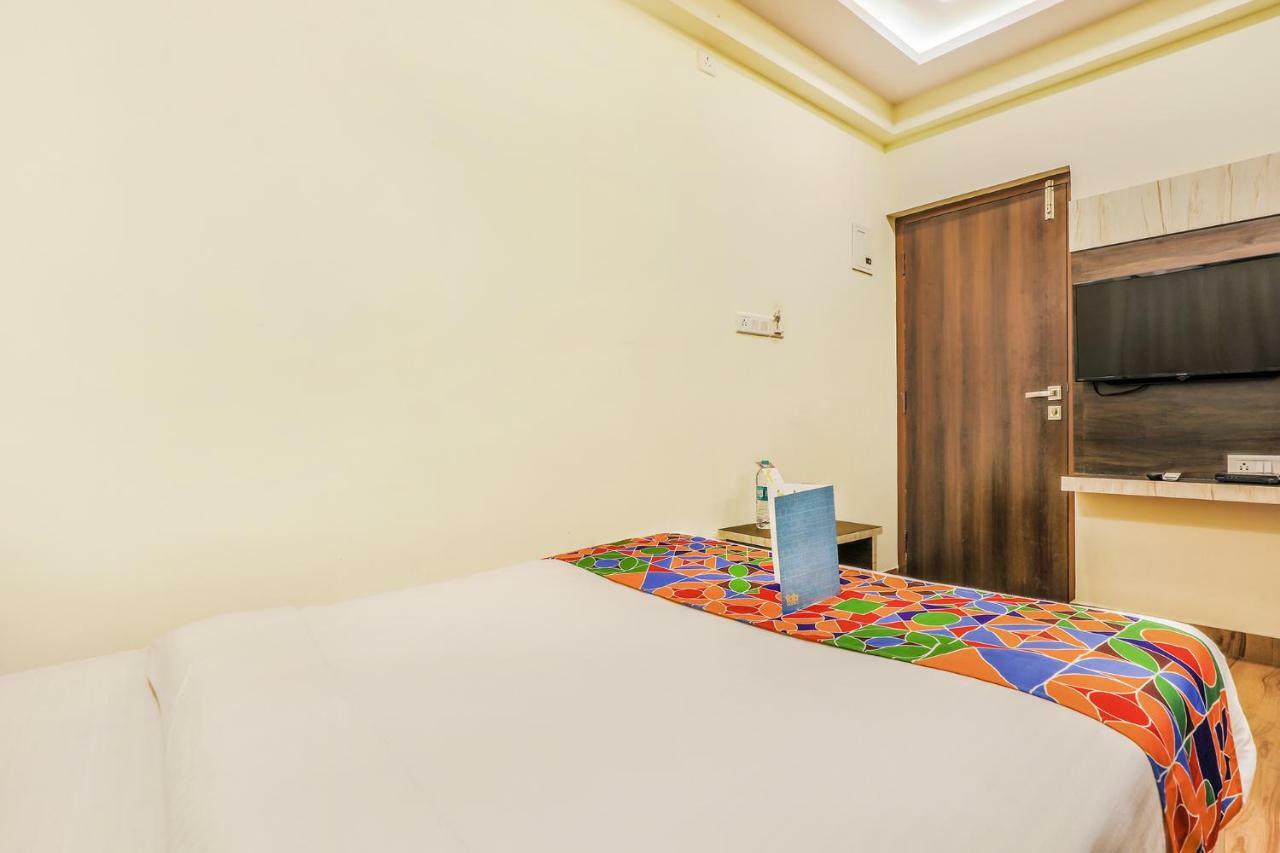 Hotel Fabhotel Royal Wood 3*