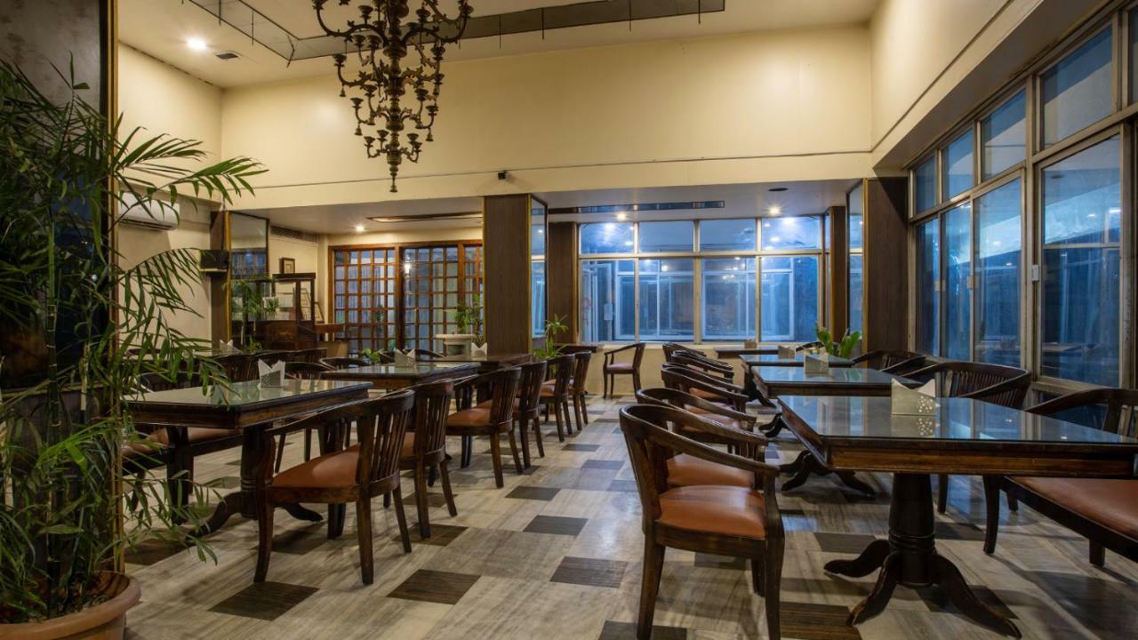 Hotel Woodlands 3*
