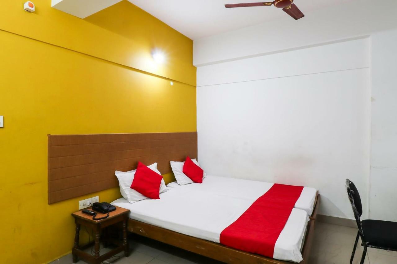 Hotel Spot On 49093 Kashyap Boarding & Lodging Spot