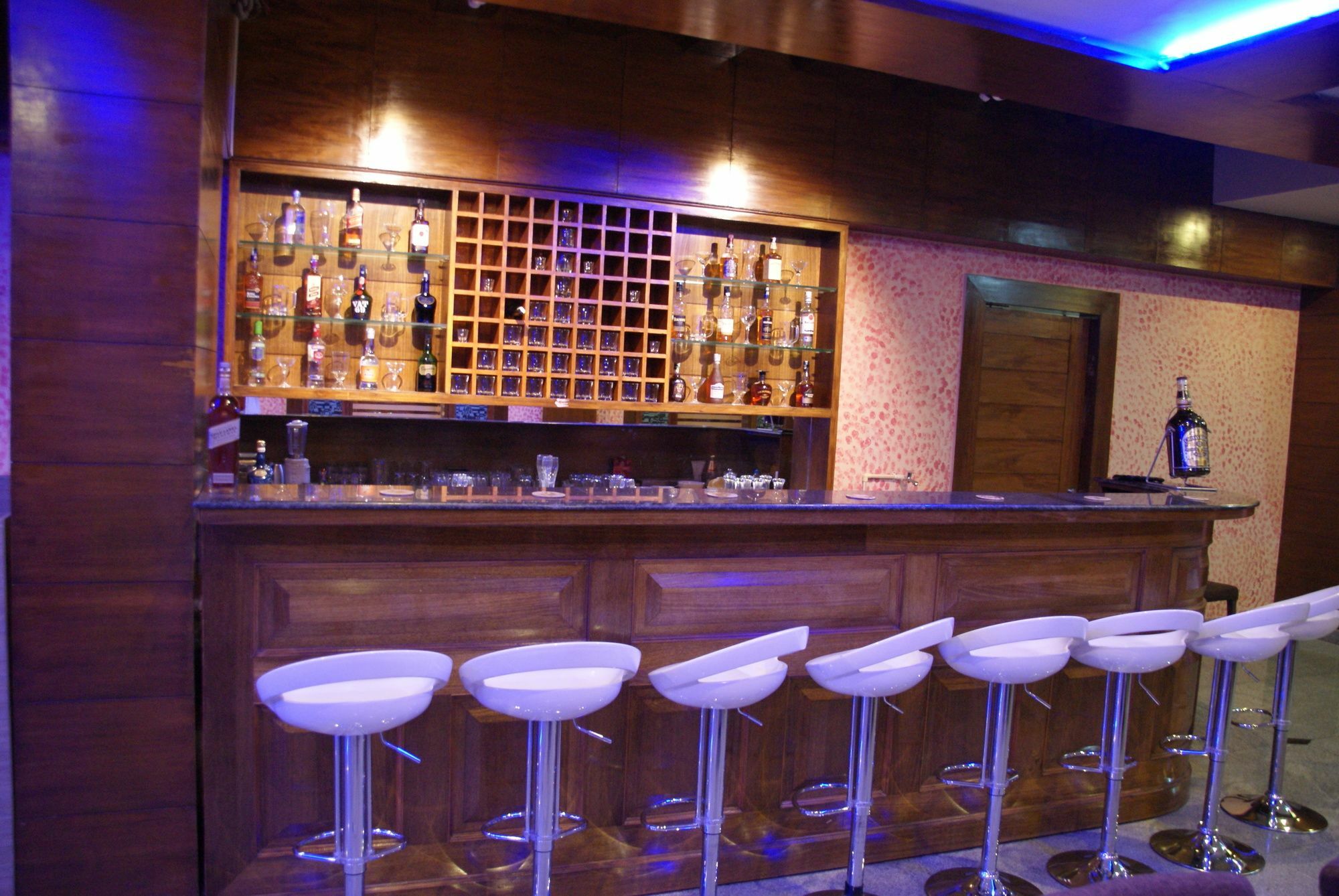 Rosewood International Hotel 3*