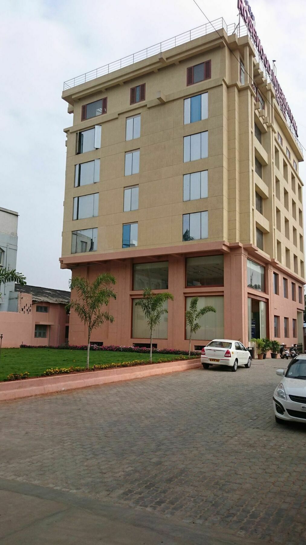 Hotel Rosewood International Bangalore
