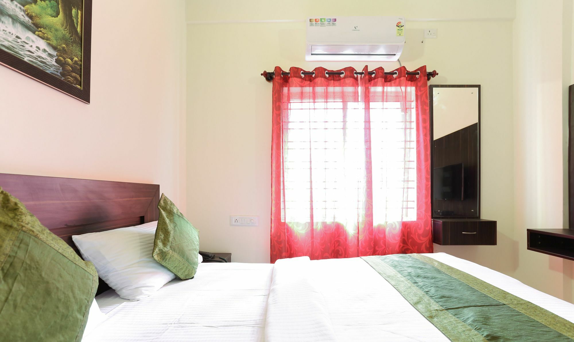 Hotel Oyo 14272 Manyata Palace 3*